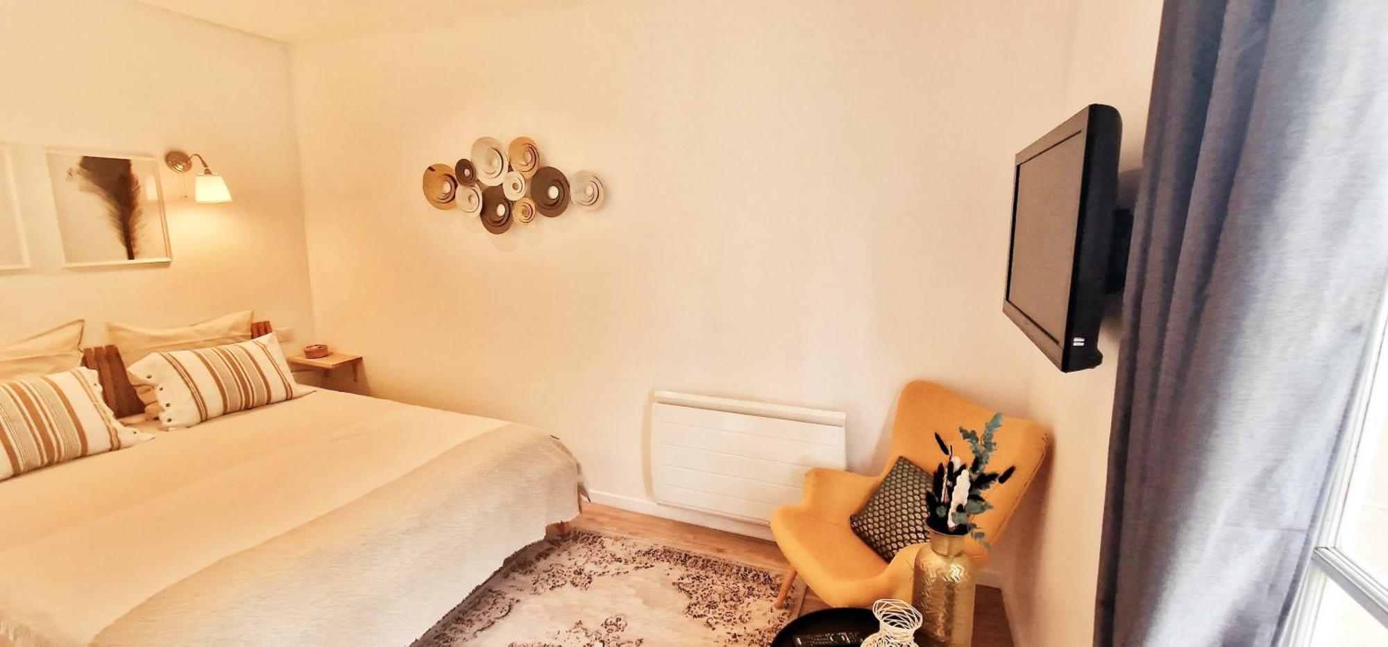 4 Personnes Avec Piscine. Appartement Le Manoir (Calvados)